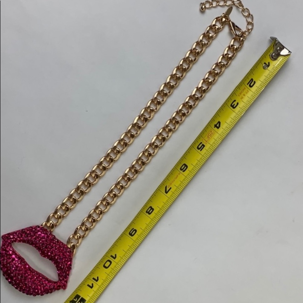 Natasha exclusive hot pink crystal lip link chain - Picture 2 of 5